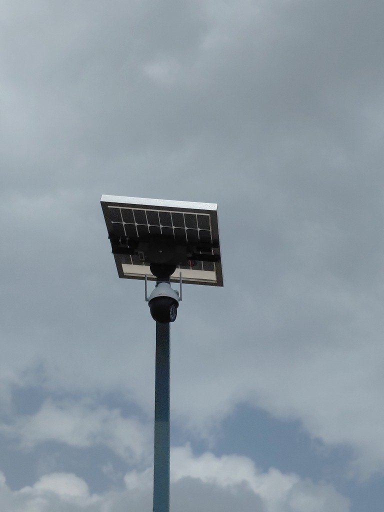 Solar Camera Close-up Panel and PTZ